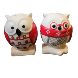 Owl SALT AND PEPPER SHAKERS WINTER HOLIDAY cute fun red white